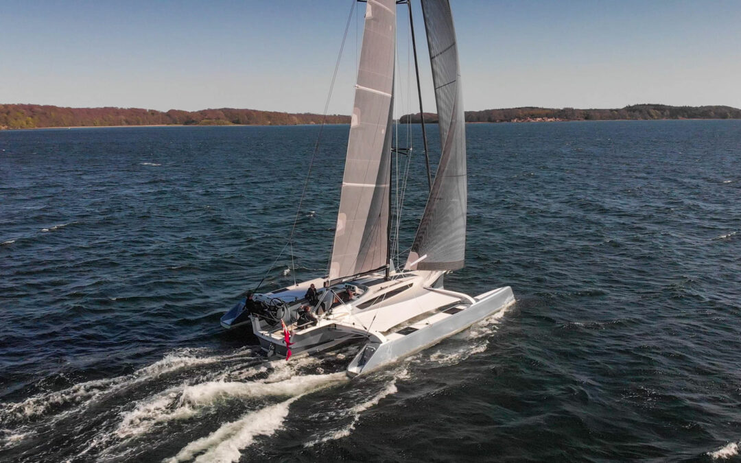 DRAGONFLY 40 : Essai avec Voiles & Voiliers